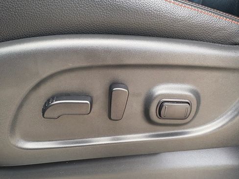 Used 2023 Nissan Titan PRO-4X w/ Pro-4x Convenience Package image 29