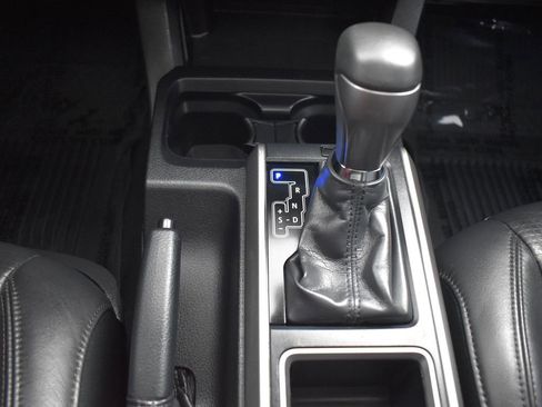 Used 2020 Toyota Tacoma Limited image 16