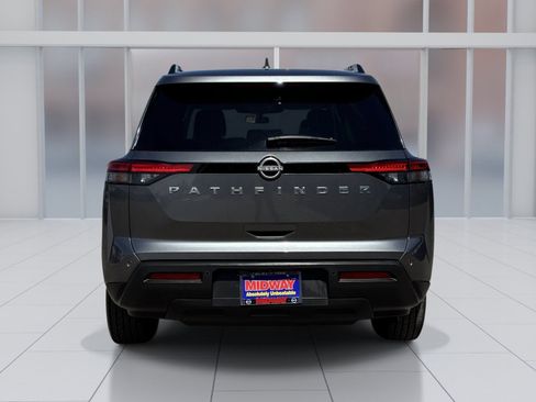 Used 2025 Nissan Pathfinder SV FWD image 5
