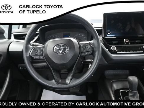 Used 2025 Toyota Corolla LE FWD image 31