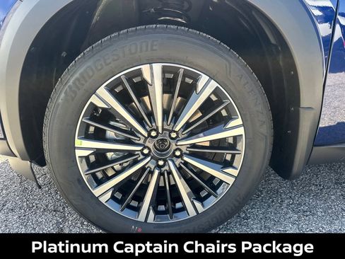 New 2026 Nissan Pathfinder Platinum AWD/4WD image 11