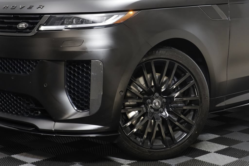 Used 2024 Land Rover Range Rover Sport AWD/4WD image 3