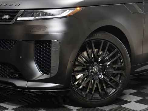 Used 2024 Land Rover Range Rover Sport AWD/4WD image 3