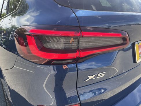 Used 2022 BMW X5 xDrive40i w/ M Sport Package AWD/4WD image 44