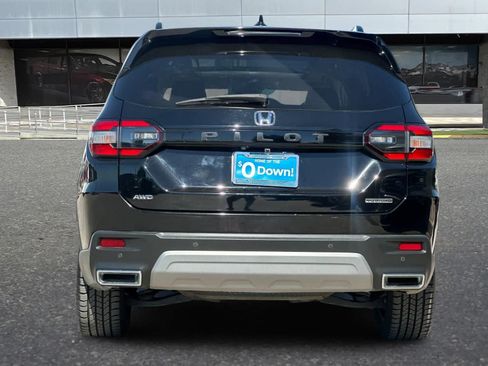 Used 2024 Honda Pilot Touring image 8