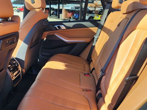 Used 2022 BMW X5 xDrive40i w/ M Sport Package image 10