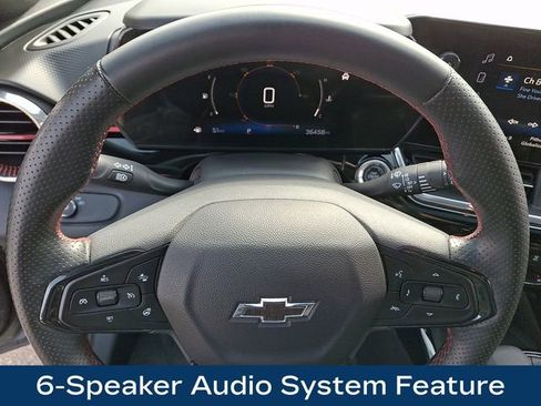 Used 2025 Chevrolet Trax RS w/ Sunroof Package image 4