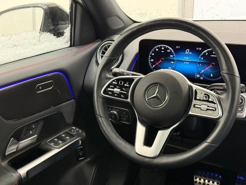 Certified 2022 Mercedes-Benz GLB 250 4MATIC image 11