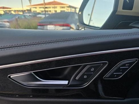 Used 2024 Audi Q8 Prestige image 26