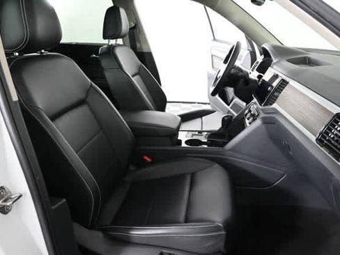 Used 2022 Volkswagen Atlas SE w/ Panoramic Sunroof Package image 14