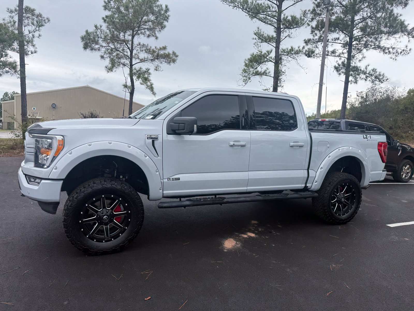 Used 2022 Ford F150 XLT w/ Equipment Group 302A High AWD/4WD image 4