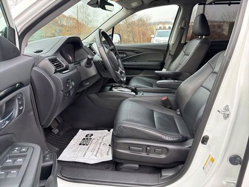 Used 2020 Honda Pilot Touring image 13
