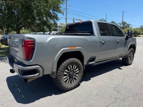 Used 2024 GMC Sierra 2500 Denali Ultimate AWD/4WD image 4