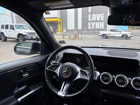 Used 2025 Mercedes-Benz GLB 250 4MATIC image 39