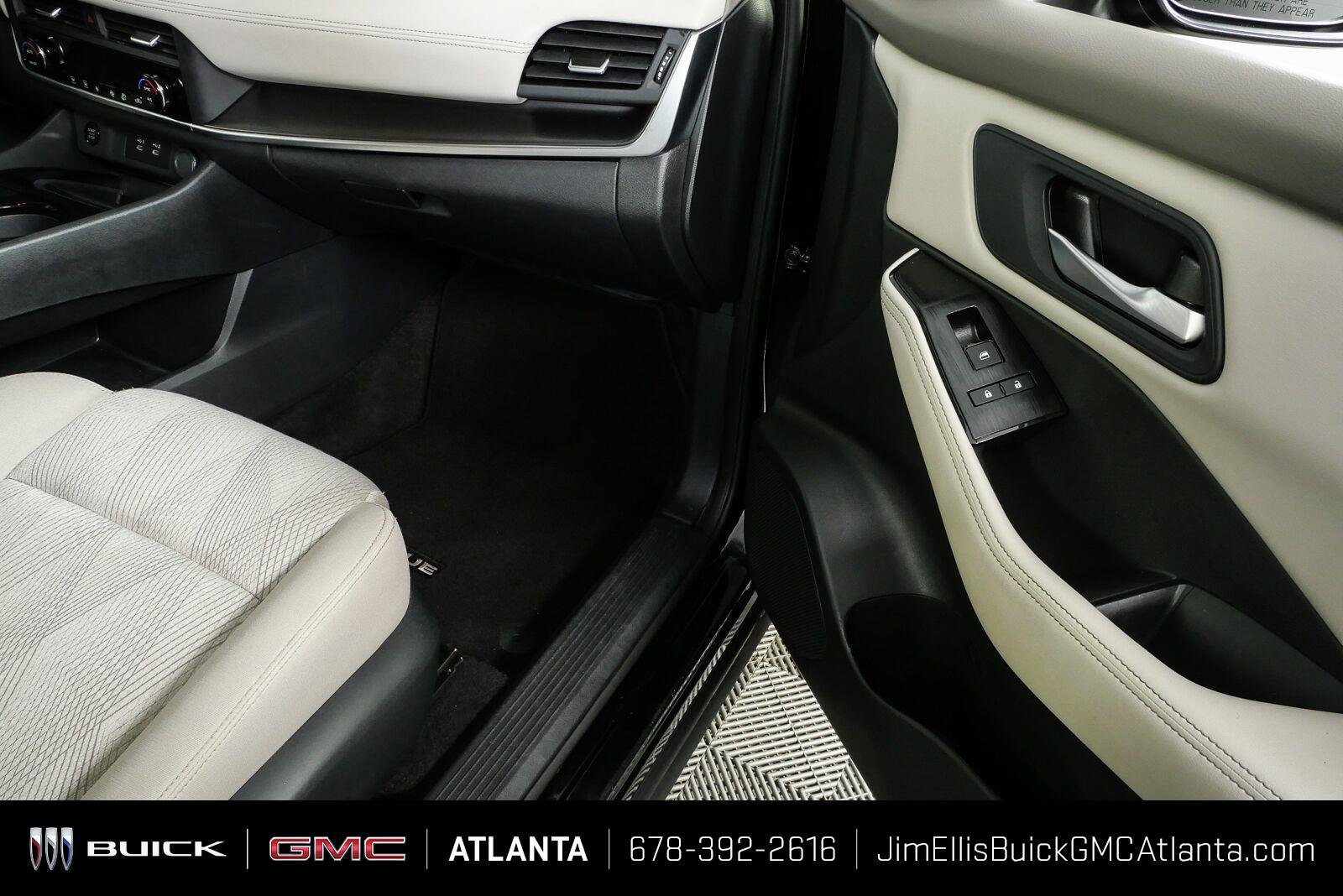 Used 2025 Nissan Rogue SV AWD/4WD image 24