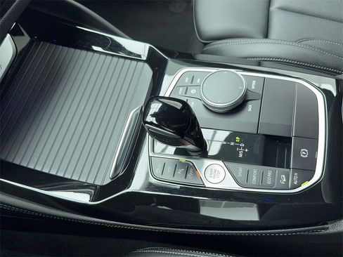 Used 2025 BMW X4 xDrive30i image 33