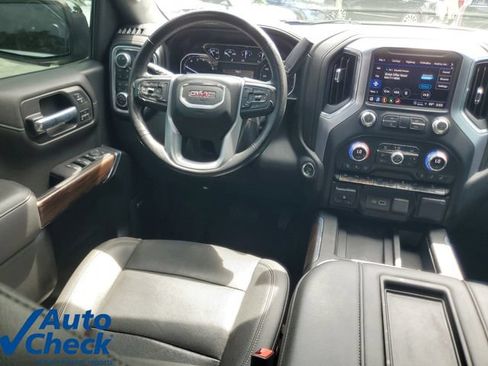 Used 2021 GMC Sierra 1500 SLT w/ SLT Premium Plus Package AWD/4WD image 17