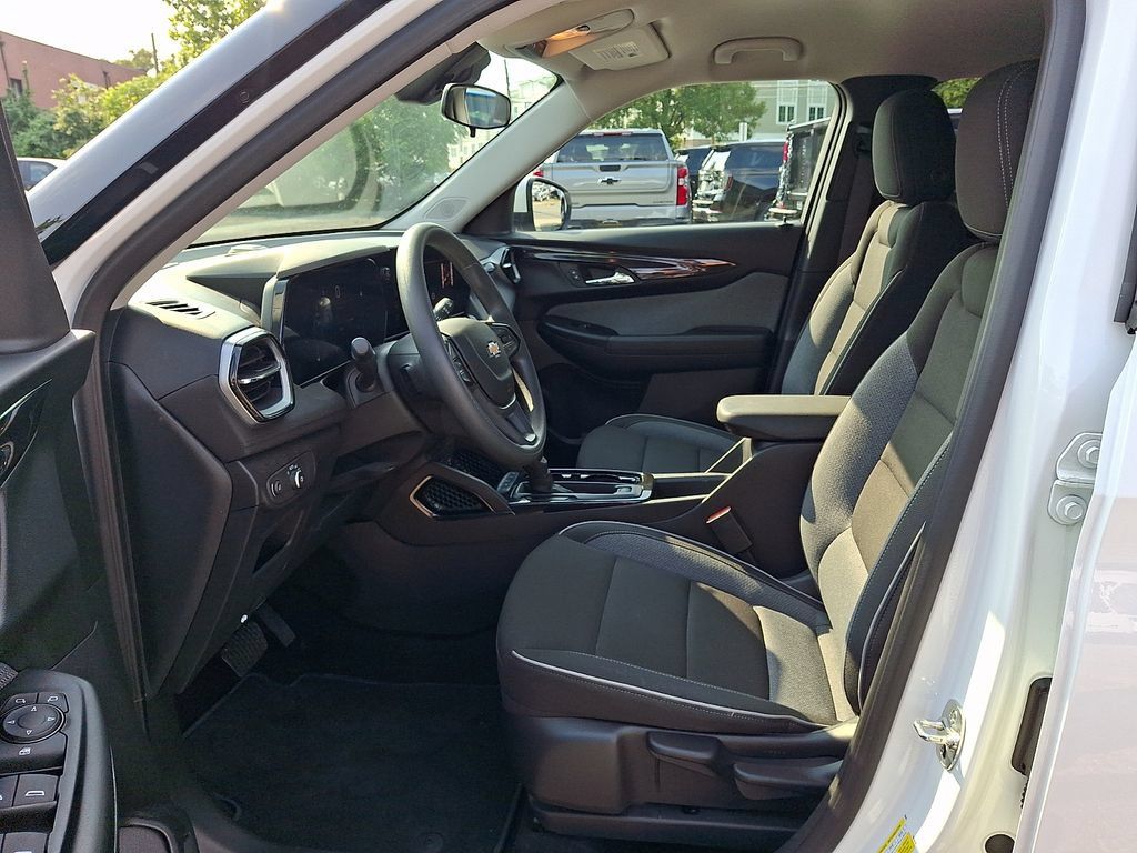 Certified 2024 Chevrolet TrailBlazer LT FWD image 13