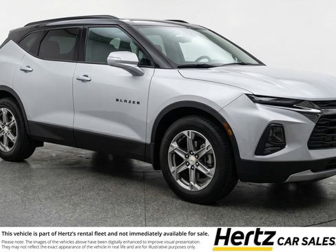 Used 2025 Chevrolet Blazer LT FWD image 1