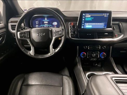 Used 2022 Chevrolet Suburban Z71 w/ Luxury Package image 18