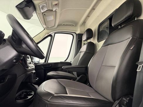 Used 2025 RAM ProMaster 2500 w/ Convenience Group FWD image 20