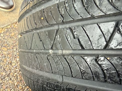 Used 2018 Nissan Rogue SV image 2