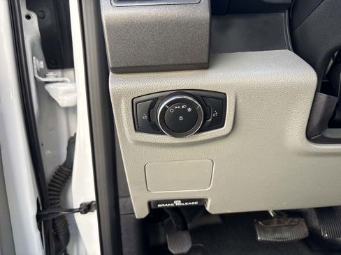 Used 2020 Ford F350 XL w/ Power Equipment Group image 18