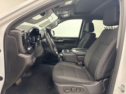 Used 2025 Chevrolet Silverado 1500 LT image 24