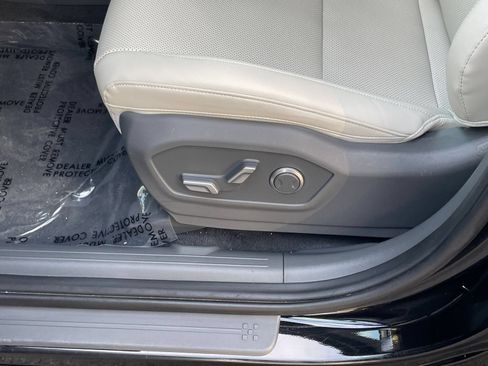 Used 2025 Hyundai Santa Fe SEL FWD image 62