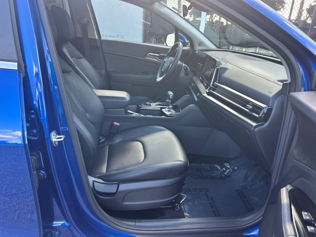 Used 2025 Kia Sportage EX FWD image 23