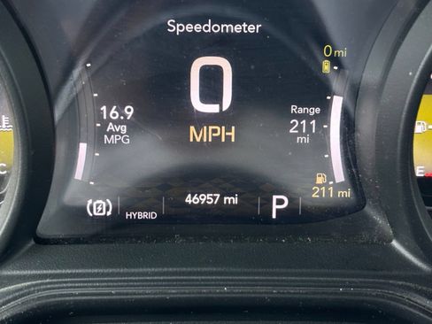 Used 2024 Jeep Wrangler Unlimited Sahara AWD/4WD image 11