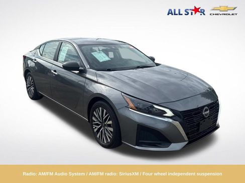 Used 2025 Nissan Altima 2.5 SV FWD image 1