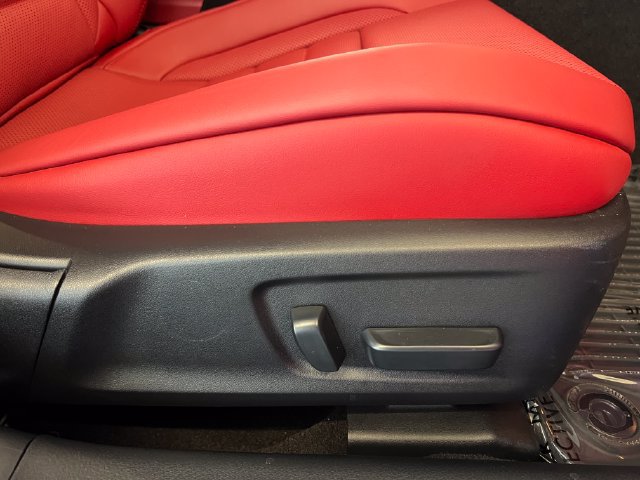 Used 2025 Lexus IS 500 RWD image 47
