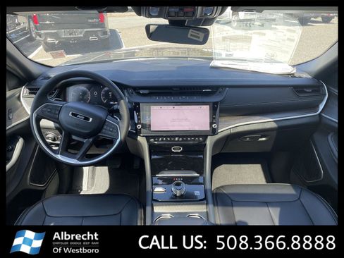 New 2026 Jeep Grand Cherokee Limited w/ Limited Altitude Package AWD/4WD image 18