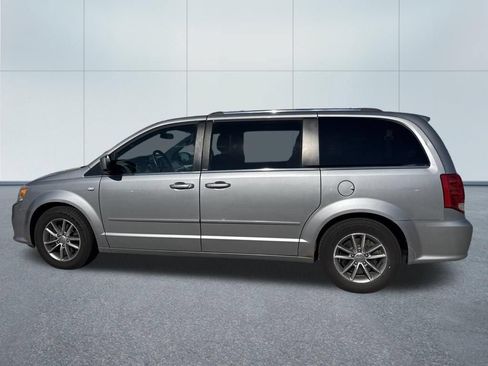 Used 2014 Dodge Grand Caravan SXT FWD image 10