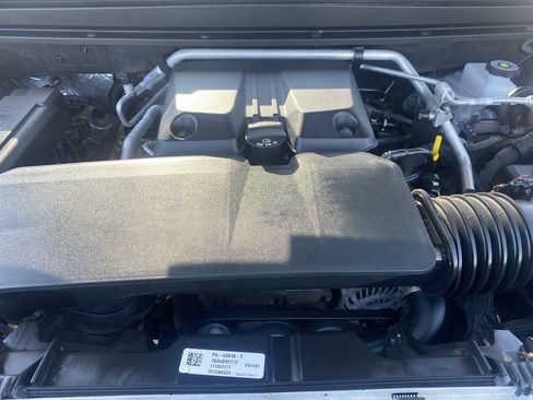Used 2024 Chevrolet Colorado ZR2 w/ Technology Package AWD/4WD image 31