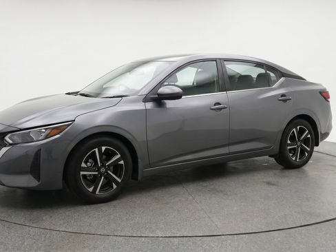 Used 2025 Nissan Sentra SV FWD image 3