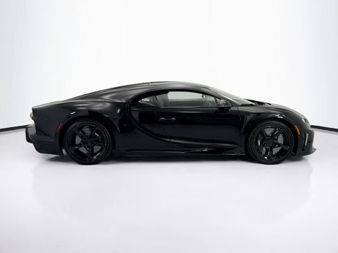 Used 2023 Bugatti Chiron Super Sport AWD/4WD image 4
