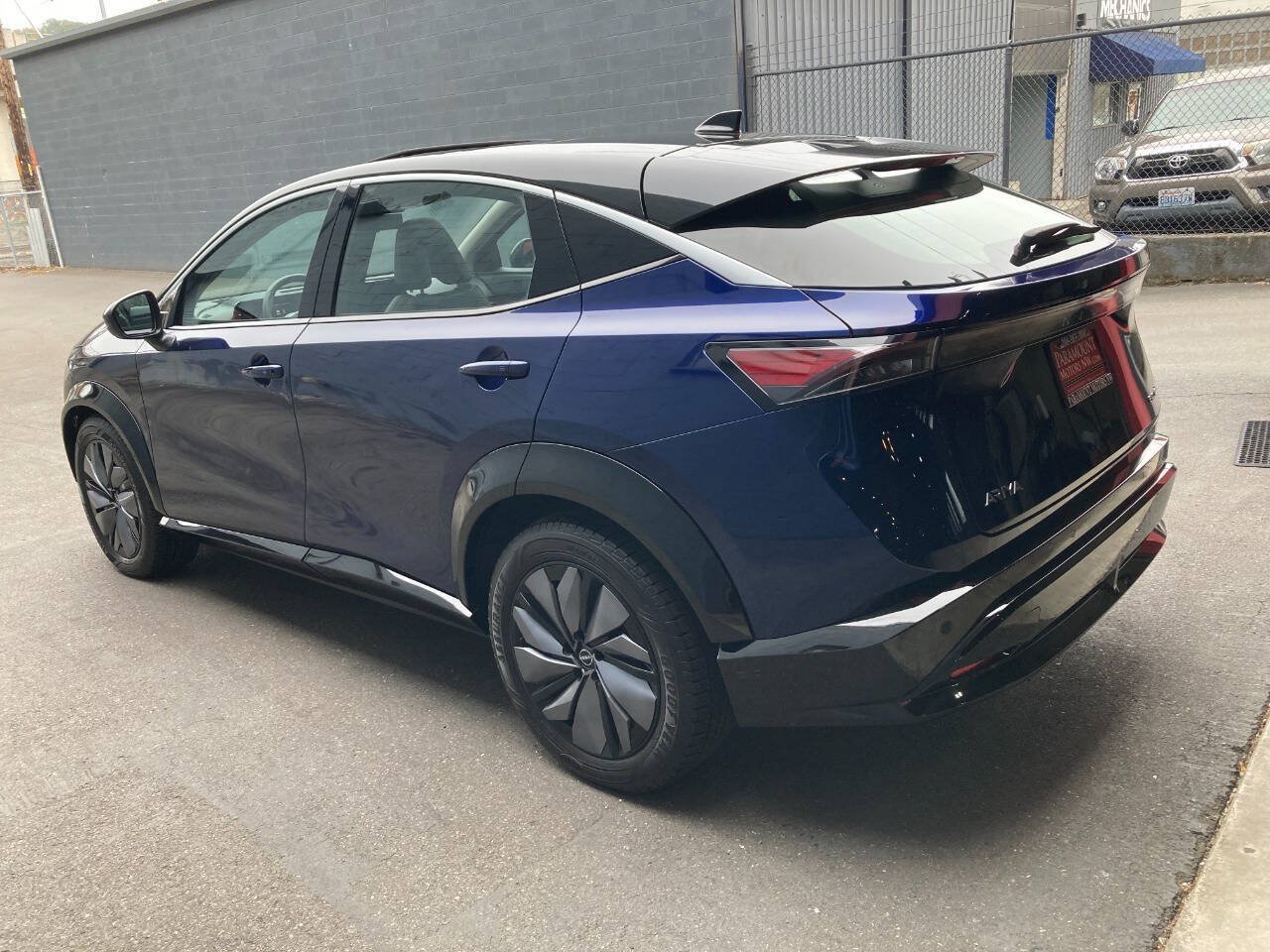 Used 2023 Nissan Ariya FWD image 5