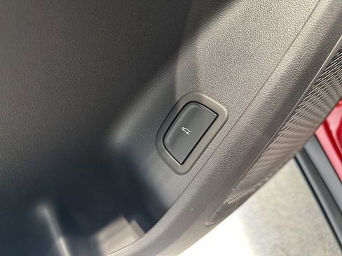 New 2026 Chevrolet Traverse LT w/ Driver Confidence Package image 10