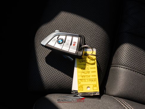 Used 2022 BMW 540i xDrive w/ M Sport Package image 44