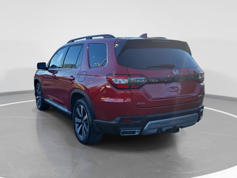 Used 2024 Honda Pilot Touring image 7