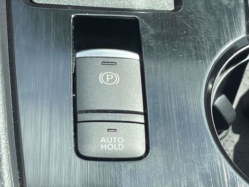 Used 2025 Nissan Rogue SV FWD image 29