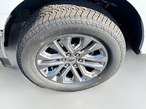 New 2025 Ford F150 Lariat w/ Equipment Group 502A High image 19