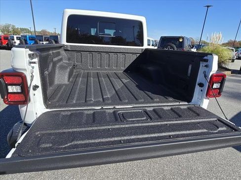 New 2026 Jeep Gladiator Rubicon image 8