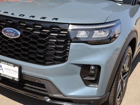 Used 2025 Ford Explorer ST-Line w/ Premium Package RWD image 8