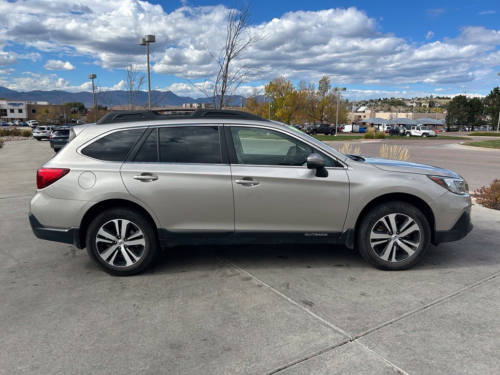 Used 2019 Subaru Outback 3.6R Limited w/ Popular Package #2 AWD/4WD image 9