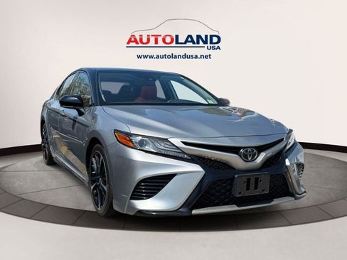 Used 2019 Toyota Camry XSE w/ Navigation Package FWD image 2