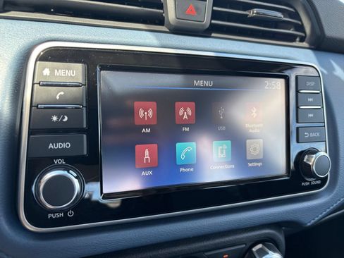 Used 2025 Nissan Versa SV FWD image 16