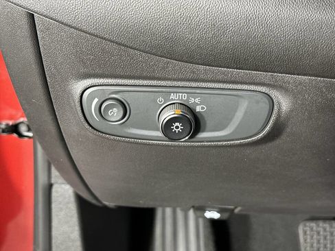 Used 2023 Chevrolet Equinox LT FWD image 21